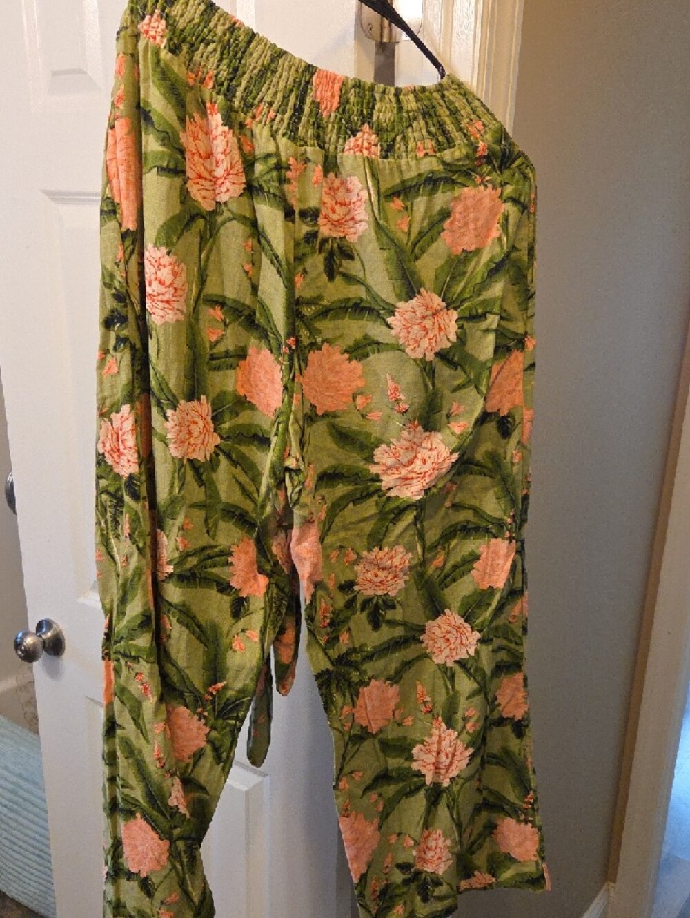 Agua Bendita Green Slacks with Pink Floral Tie Waist - Picture 7 of 7